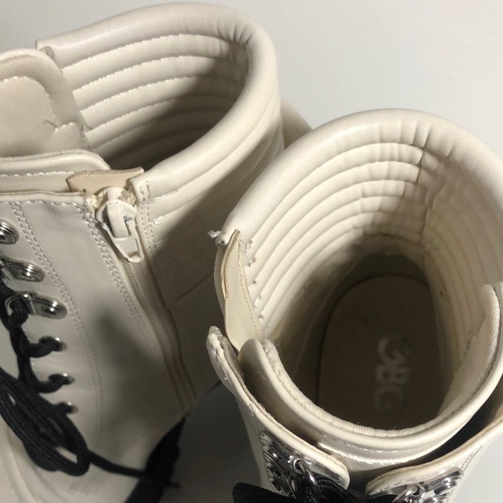 NWOT GBG Los Angeles Women's White and Black Combat Boots With Zipper . Size 9.5 - Picture 7 of 12
